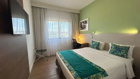 Apto decorado no Residencial Blue Tree Tower - Valinhos, com 1 suíte, 1 vaga e toda a comodidade, ao lado do Shop. Valinhos.
