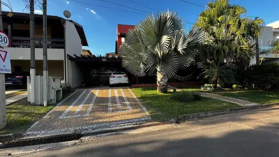 Casa com 3 dormitórios à venda, 221 m² por R$ 1.251.000,00 - Condomínio Vivenda das Quaresmeiras - Valinhos/SP